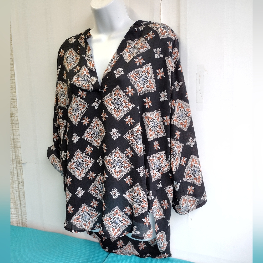 Misia Roll Up Sleeve Hi-Low Pullover Top Blouse Floral Relaxed Size L